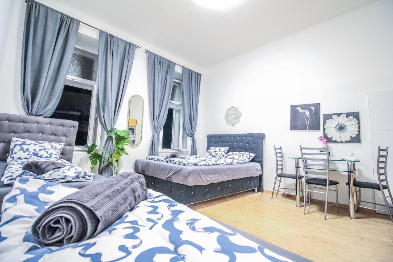 Comfort Quad Room Hn Vienna Luaran gambar
