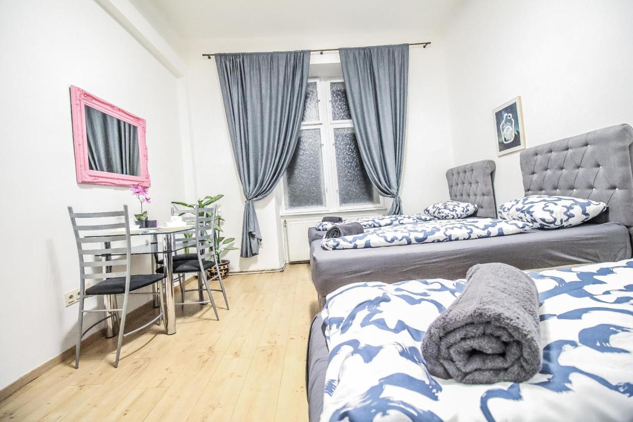 Comfort Quad Room Hn Vienna Luaran gambar