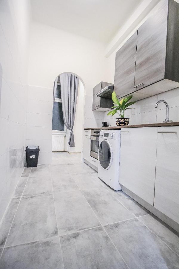 Comfort Quad Room Hn Vienna Luaran gambar