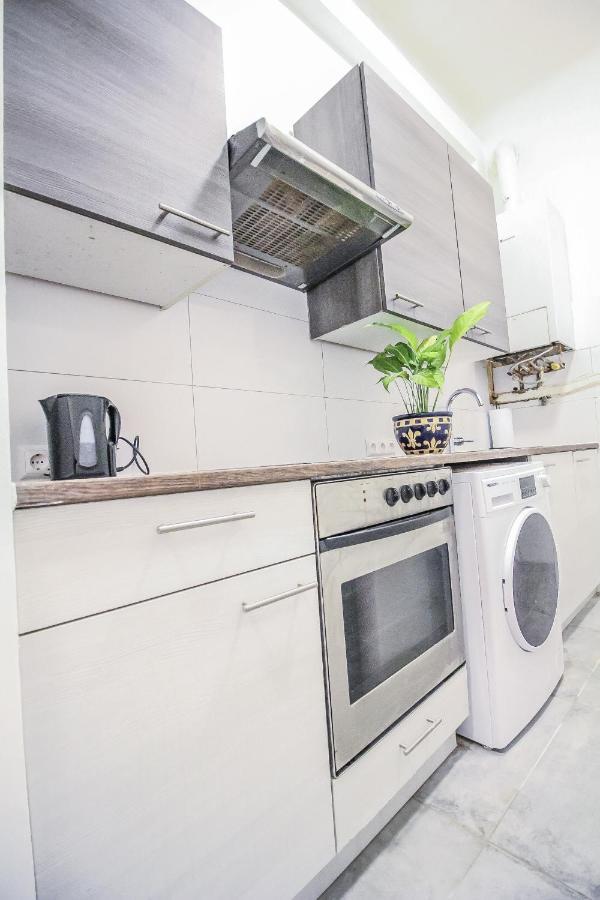 Comfort Quad Room Hn Vienna Luaran gambar
